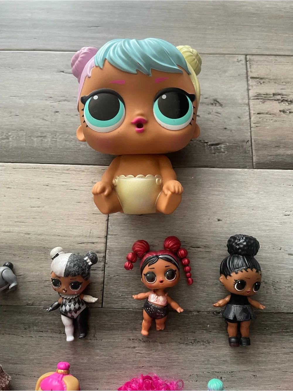 L.O.L. Surprise! Dolls/ Pets Collection Lot of 30